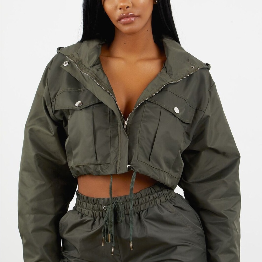 Cropped Cargo Jacket in Olive